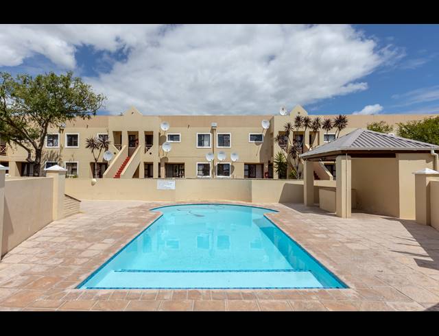 2 BEDROOM APARTMENT SOLD IN KENILWORTH